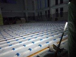 學(xué)校松木舞臺(tái)運(yùn)動(dòng)型木地板施工